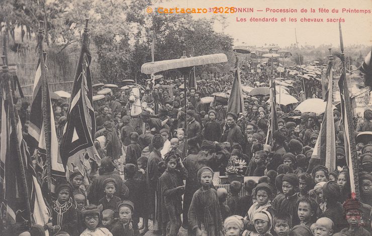 Tonkin - Quang Yen Procession de la Fête du printemps les étendards et les chevaux sacrés Dieulefils 3125 - #5366