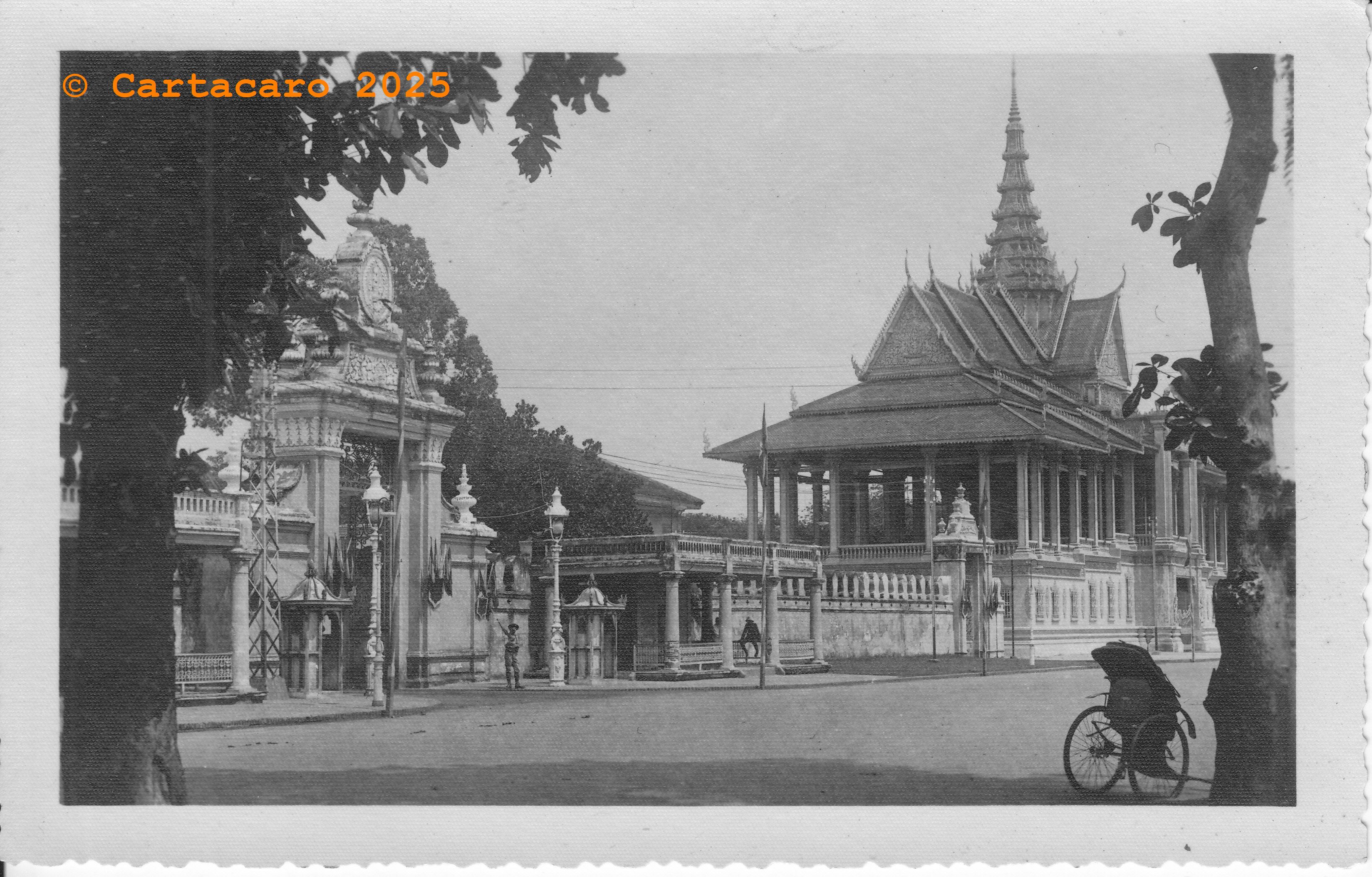 Cambodge Phom Penh - Entrée du palais royal éditeur inconnu, carte écrite en 1948 @C0014 #5901