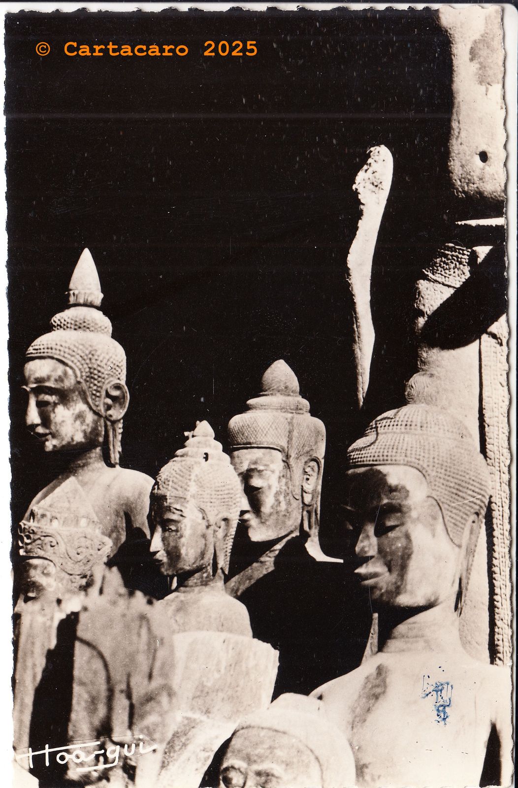 Cambodge Angkor Vat Bouddha du petit véhicule a trouvé son refuge dans les galeries du temple antique Hoa Qui 47 - 457 @C0009 #5907