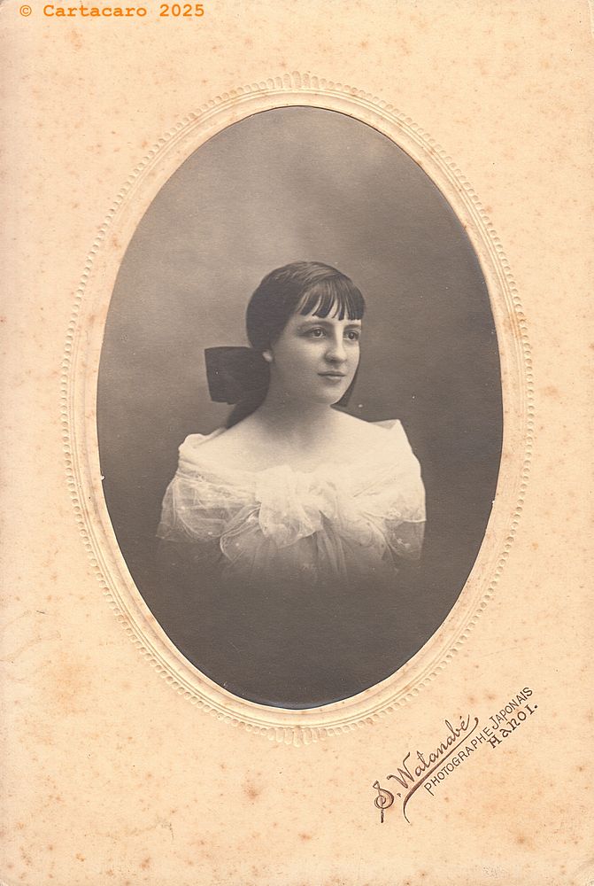 S. Watanabe - Portrait de femme européenne - Photo studio